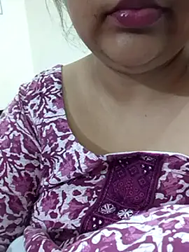 Snapshot of _Redwine_ chatting on February 25, 8:42 pm Redwine online show from February 25, 8:42 pm