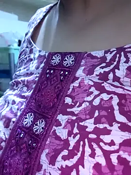 Snapshot of _Redwine_ chatting on February 25, 5:40 pm Redwine online show from February 25, 5:40 pm