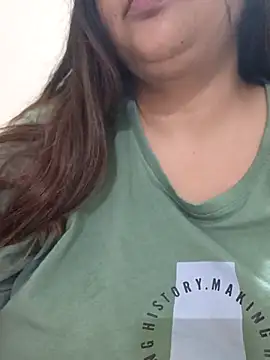 Snapshot of _Redwine_ chatting on February 22, 1:46 pm Redwine online show from February 22, 1:46 pm