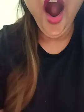 Snapshot of _Redwine_ chatting on March 21, 5:12 pm Redwine online show from March 21, 5:12 pm