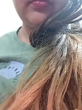 Snapshot of _Redwine_ chatting on February 15, 8:45 pm Redwine online show from February 15, 8:45 pm