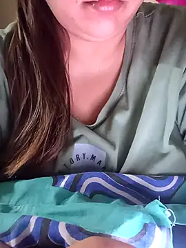 Snapshot of _Redwine_ chatting on September 18, 8:01 pm Redwine online show from September 18, 8:01 pm