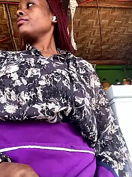 Dellah26 online show from April 4, 8:10 am