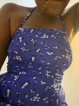 Snapshot of Dellah26 chatting on November 28, 10:48 am Dellah26 online show from November 28, 10:48 am