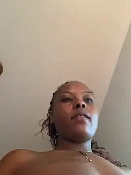 Dellah26 online show from February 12, 1:55 pm