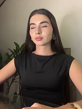 Coralinee 01 online show from December 22, 1:28 am