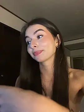 Coralinee 01 online show from May 27, 1:57 am