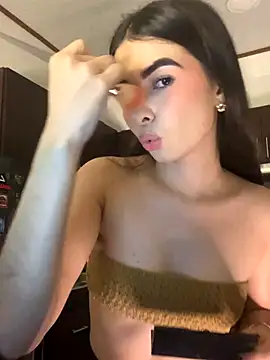 Coralinee 01 online show from November 25, 12:33 am