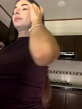 Coralinee 01 online show from November 26, 12:43 am