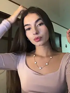 Coralinee 01 online show from May 16, 11:26 pm