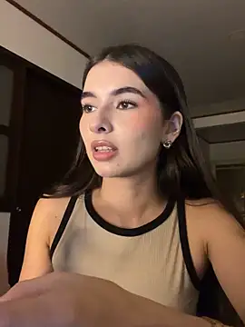 Coralinee 01 online show from May 24, 1:05 am