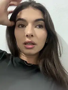 Coralinee 01 online show from February 21, 1:29 am