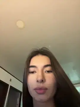 Coralinee 01 online show from May 26, 11:14 pm