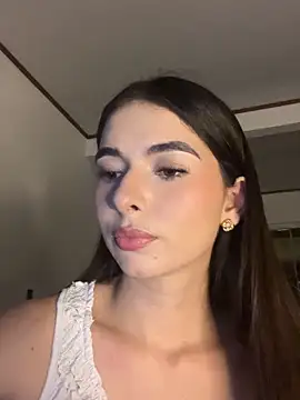 Coralinee 01 online show from March 7, 12:39 am