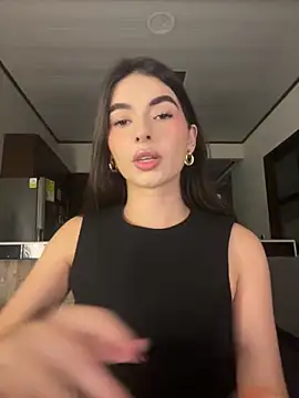 Coralinee 01 online show from December 2, 12:22 am