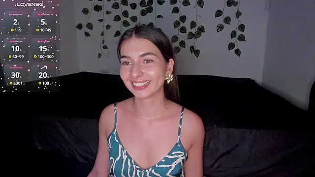 Coralinee 01 online show from December 24, 1:27 am