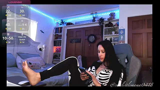 Snapshot of cutelittlemama0418 chatting on October 25, 2:17 pm cutelittlemama0418 online show from October 25, 2:17 pm