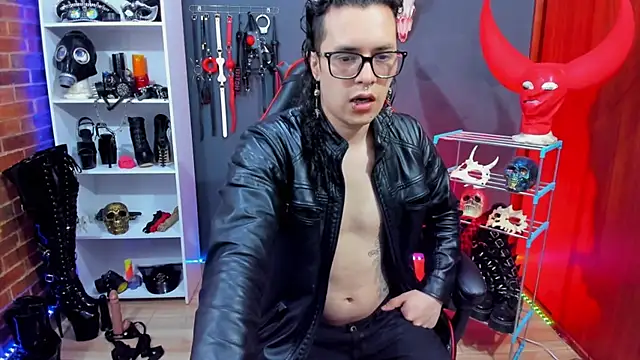 daven56 online show from April 15, 1:37 pm