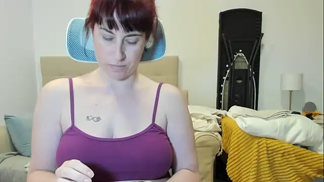 emmita69  online show from February 10, 3:38 am