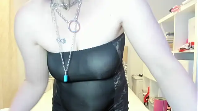 emmita69  online show from May 13, 2:29 am