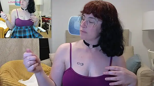 emmita69  online show from March 18, 11:16 pm