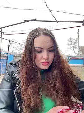 Snapshot of leila_beayte_ chatting on March 16, 9:49 am leila beayte online show from March 16, 9:49 am