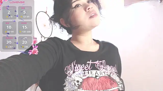 Snapshot of Amara18_ chatting on November 16, 5:01 am Amara18 online show from November 16, 5:01 am