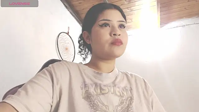 Snapshot of Amara18_ chatting on April 23, 7:26 pm Amara18 online show from April 23, 7:26 pm