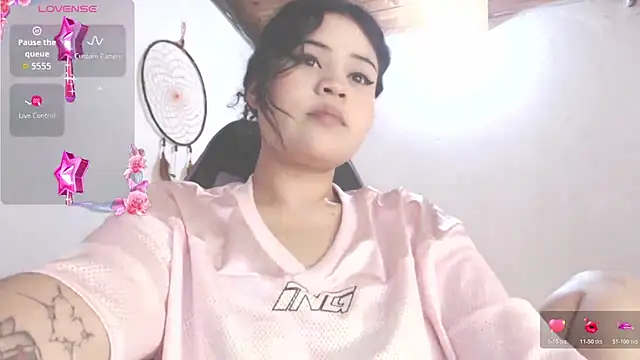 Snapshot of Amara18_ chatting on November 25, 2:17 pm Amara18 online show from November 25, 2:17 pm