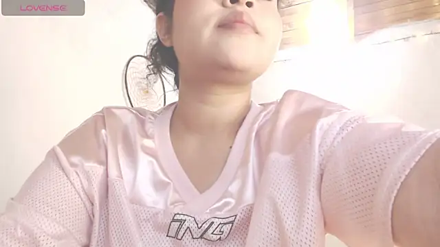 Amara18  online show from April 19, 4:46 am