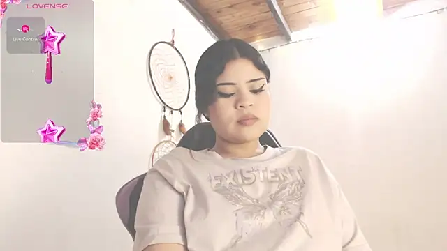 Snapshot of Amara18_ chatting on May 26, 12:42 am Amara18 online show from May 26, 12:42 am