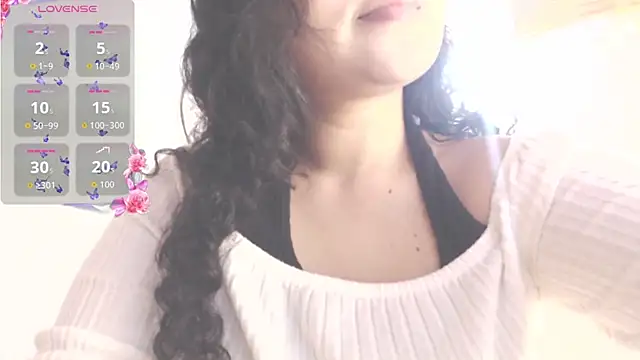 Snapshot of Amara18_ chatting on December 18, 2:38 am Amara18 online show from December 18, 2:38 am