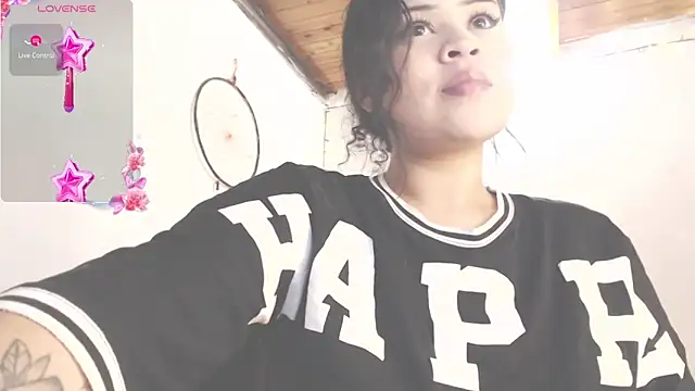 Snapshot of Amara18_ chatting on May 9, 6:11 pm Amara18 online show from May 9, 6:11 pm