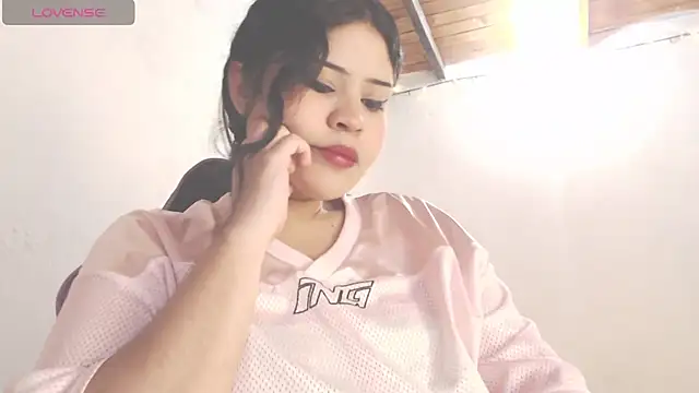 Amara18  online show from April 14, 6:57 pm