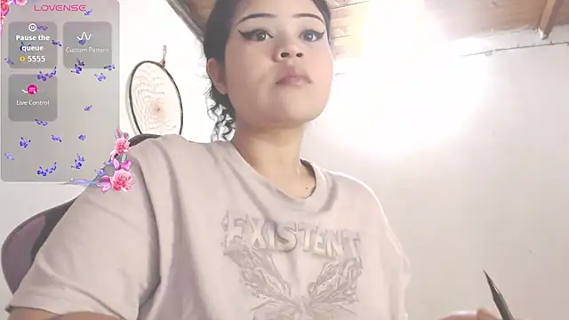 Amara18  online show from April 11, 6:32 am