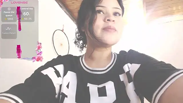 Snapshot of Amara18_ chatting on February 5, 5:14 am Amara18 online show from February 5, 5:14 am