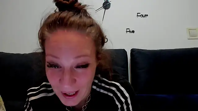 VanessaSquirtt online show from September 16, 5:36 pm