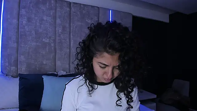 Amareto  online show from April 18, 8:20 pm