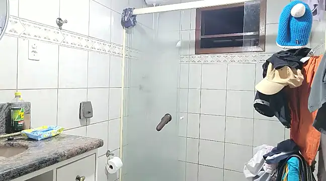 Snapshot of Luksmen chatting on December 13, 4:11 am Luksmen online show from December 13, 4:11 am