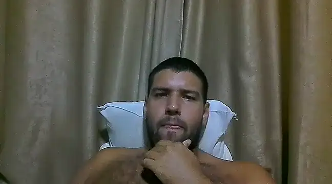 Snapshot of Luksmen chatting on February 23, 11:04 pm Luksmen online show from February 23, 11:04 pm