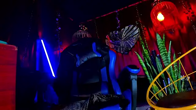 LatinMilk  online show from January 10, 9:43 pm