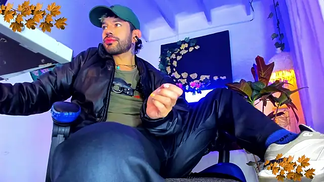 LatinMilk  online show from November 11, 11:09 pm