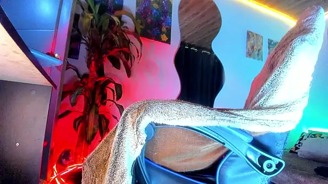 Snapshot of LatinMilk_ chatting on June 18, 11:21 pm LatinMilk online show from June 18, 11:21 pm