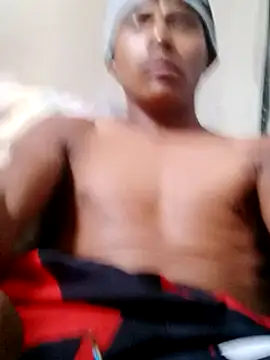 Snapshot of Moreno1813 chatting on March 18, 9:43 pm Moreno1813 online show from March 18, 9:43 pm