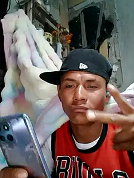 Snapshot of Moreno1813 chatting on March 3, 6:42 am Moreno1813 online show from March 3, 6:42 am