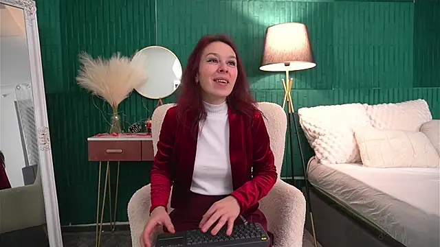 Snapshot of HaileyMoonn chatting on January 14, 5:11 am HaileyMoonn online show from January 14, 5:11 am