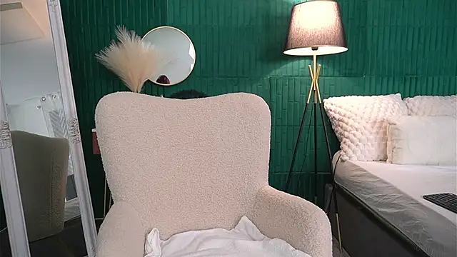 Snapshot of HaileyMoonn chatting on November 13, 4:16 am HaileyMoonn online show from November 13, 4:16 am