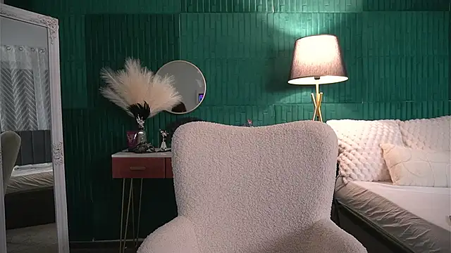 Snapshot of HaileyMoonn chatting on February 26, 4:34 am HaileyMoonn online show from February 26, 4:34 am