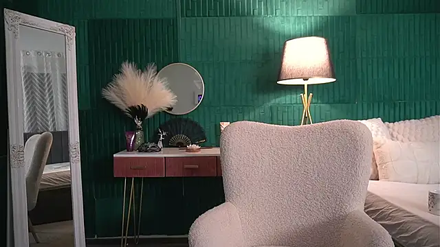 HaileyMoonn online show from April 2, 3:13 am