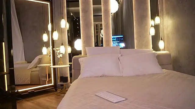 NovaMaria online show from December 16, 1:15 pm